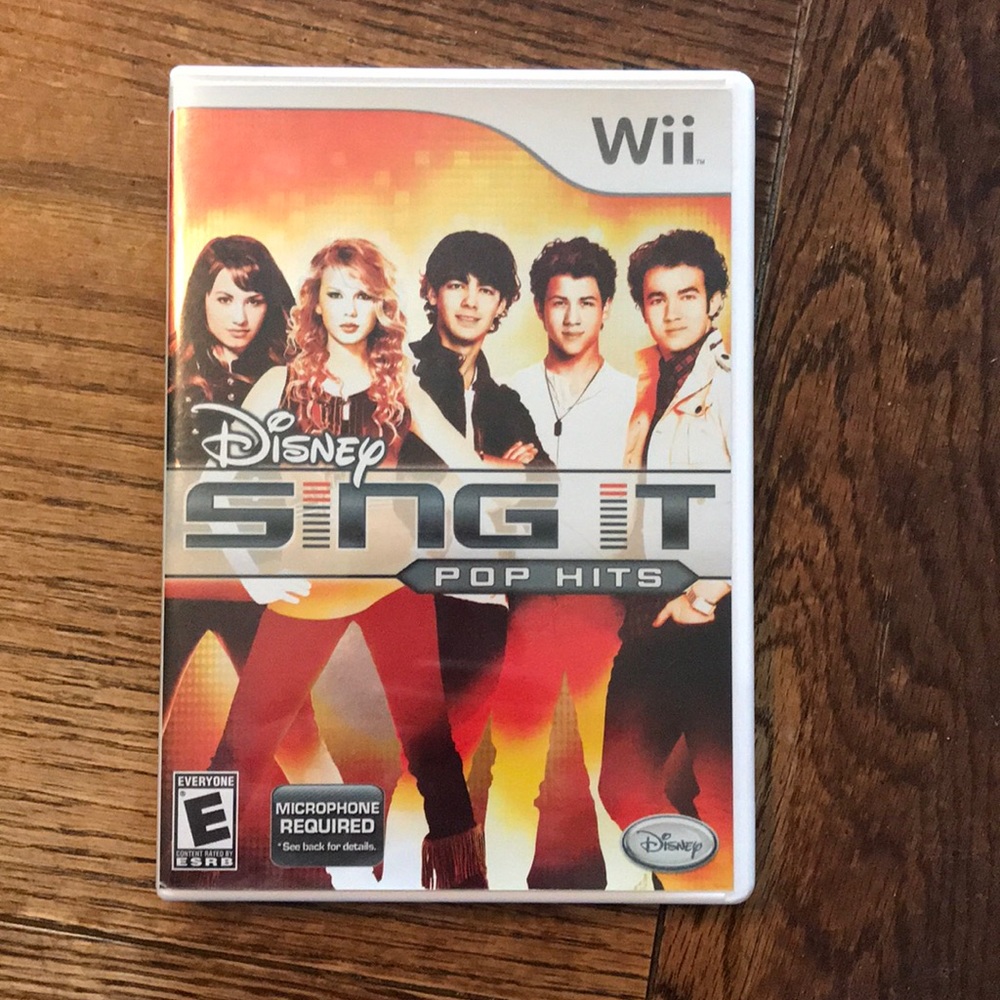 Wii Disney Sing It Pop Hits Game